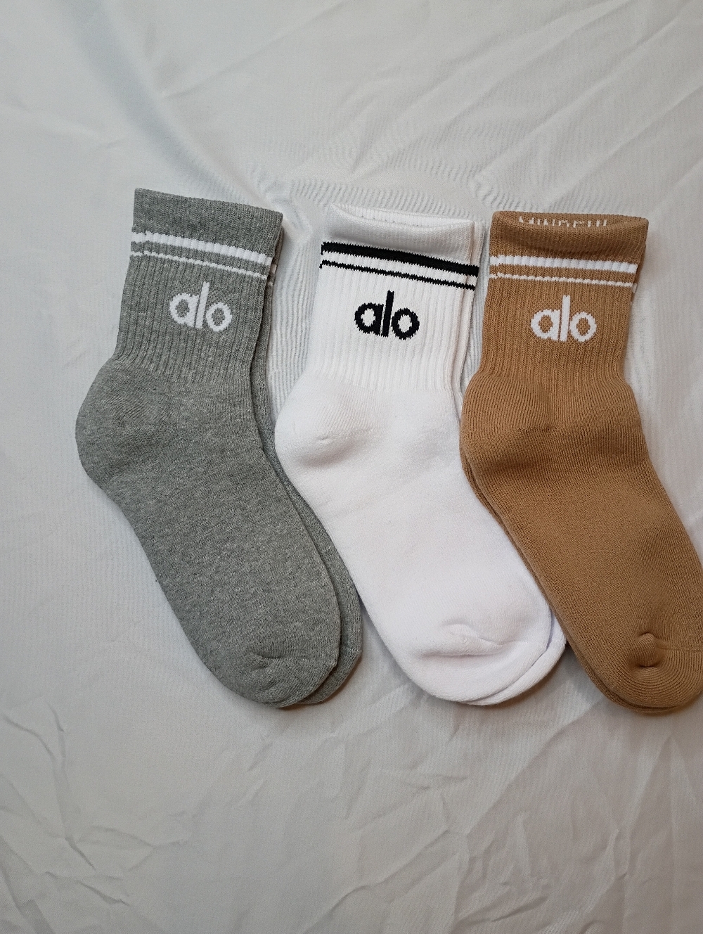 Alo Yoga Throwback Half Crew Socks 3 Pair Set Grey White Tan